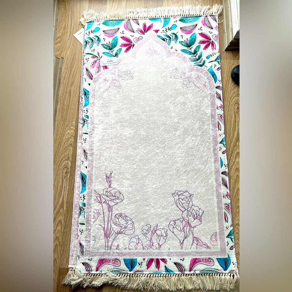 Girls Pink and purple prayer mat , padded and had non-slip bottom. 26x45 inches